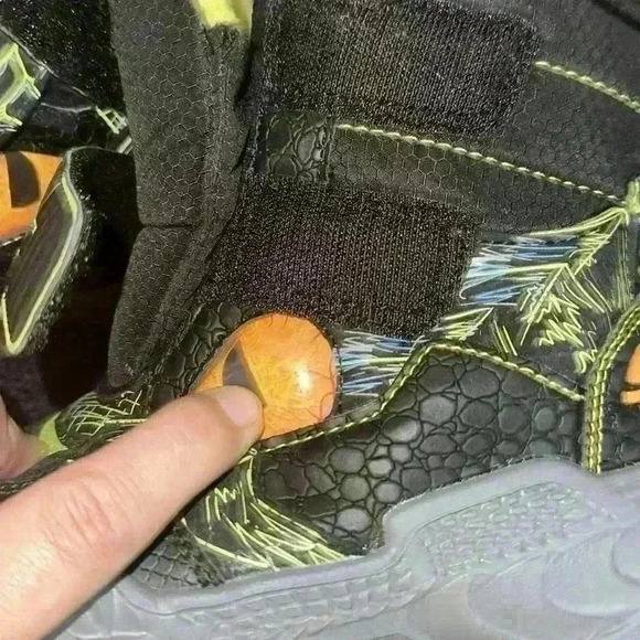 Skechers Skech-Saurus is Boys 13.5 Winter Boots Water Repellant Memory Foam - Picture 9 of 9